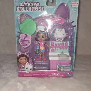 Dreamworks Gabby’s Luncgh And Munch Playset.